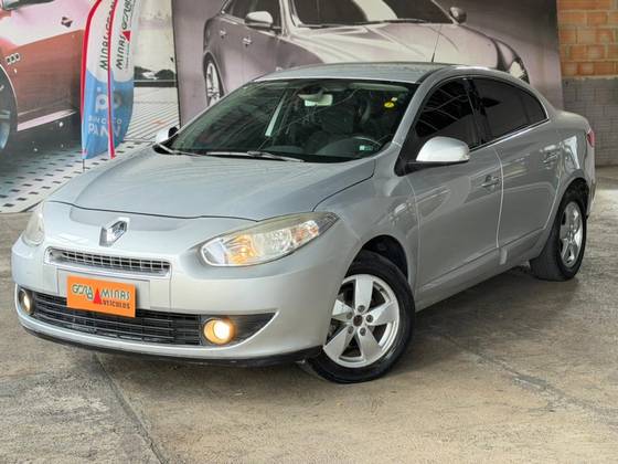 RENAULT FLUENCE 2.0 DYNAMIQUE 16V FLEX 4P MANUAL RENAULT FLUENCE 2.0 DYNAMIQUE 16V FLEX 4P MANUAL